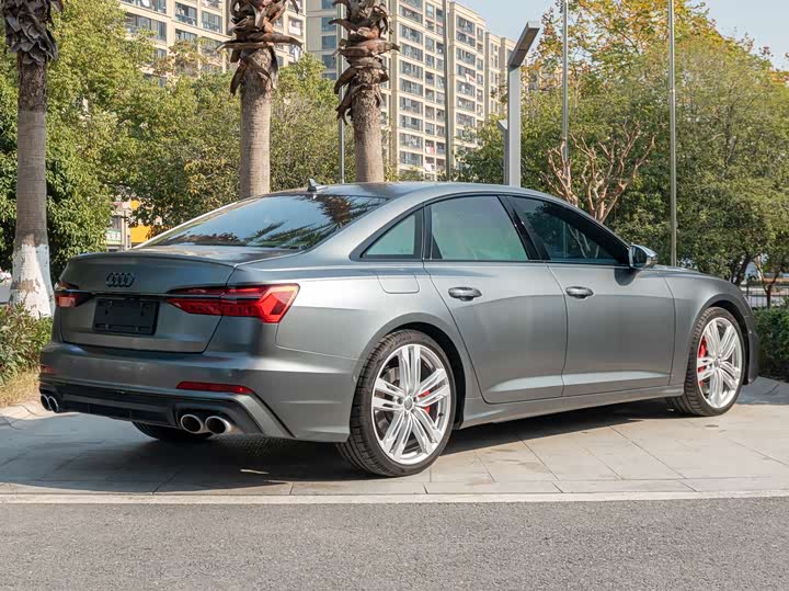 Фото 4 - Audi S6