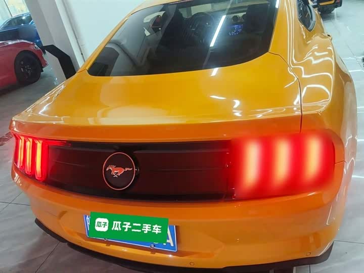 Фото 6 - Ford Mustang