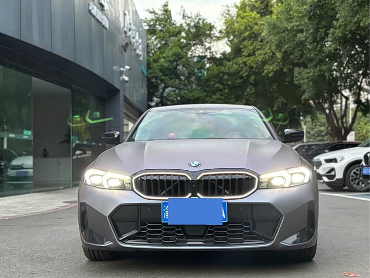 Photo 2 - BMW 3 Series