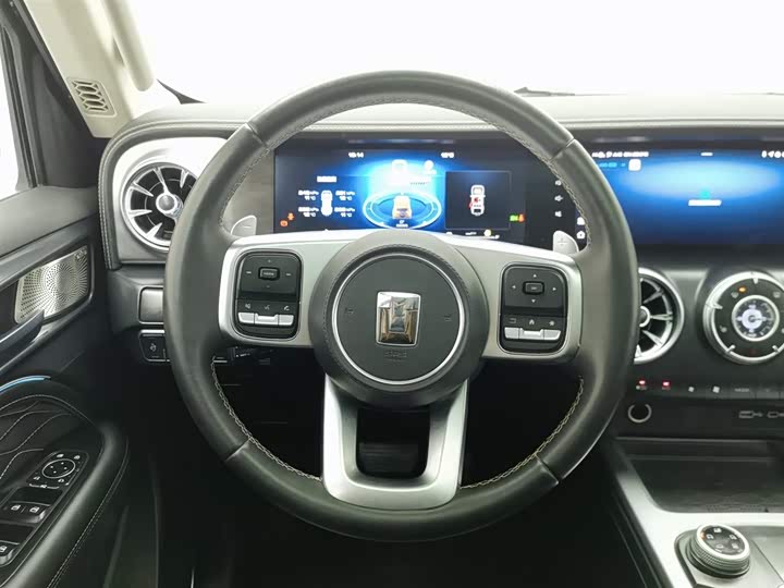 Фото 11 - Tank 300