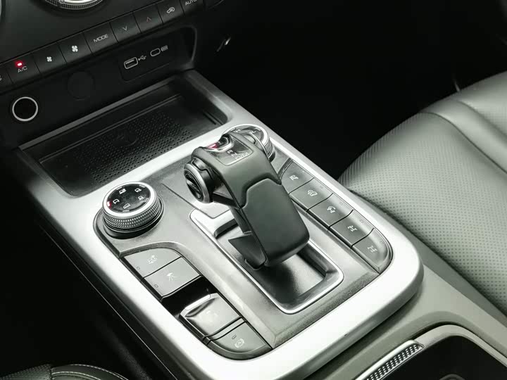 Фото 13 - Tank 300