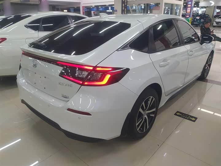 Фото 7 - Honda Civic