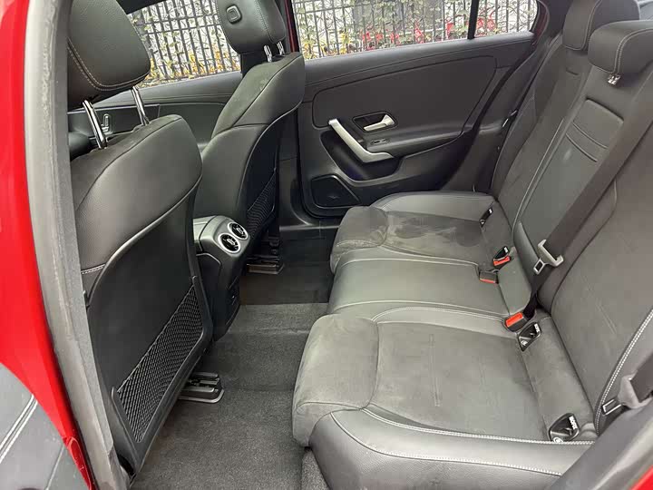 Фото 9 - Mercedes-Benz A-Class