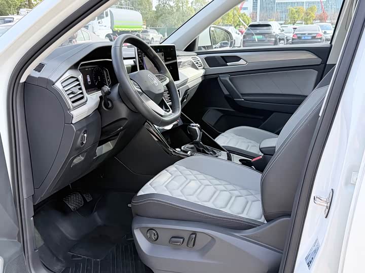 Фото 8 - Volkswagen Tayron