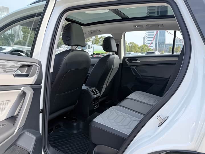 Фото 9 - Volkswagen Tayron