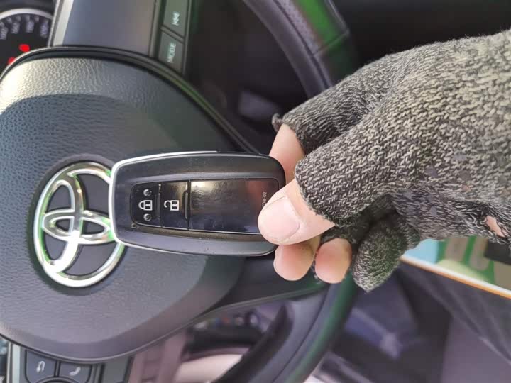 Фото 11 - Toyota Wildlander