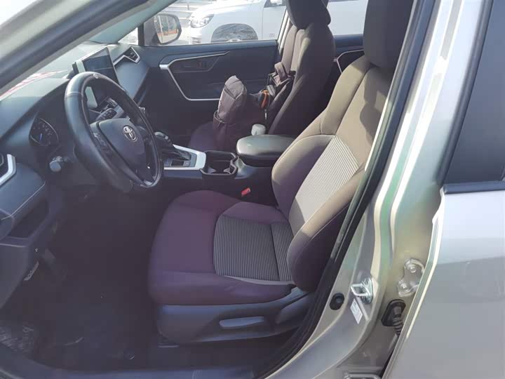 Фото 7 - Toyota Wildlander