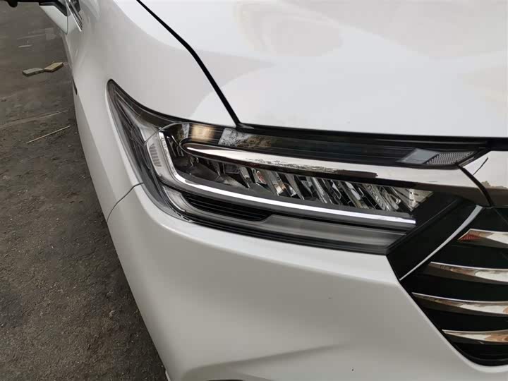 Фото 8 - Honda Odyssey