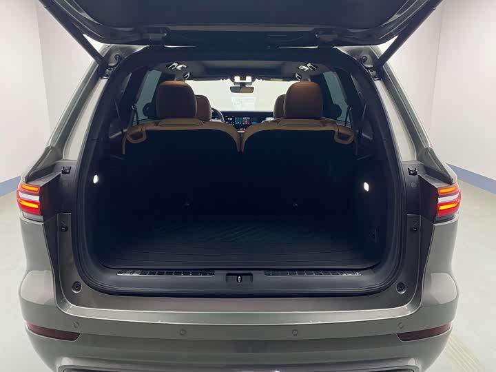 Фото 11 - LiXiang One