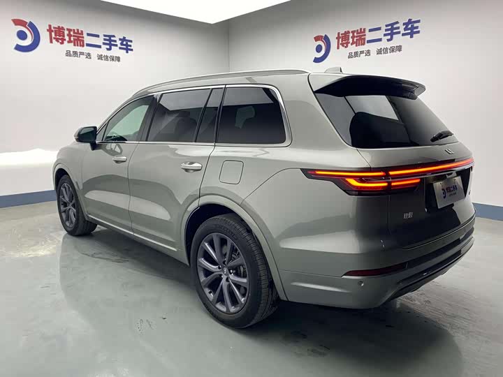 Фото 5 - LiXiang One