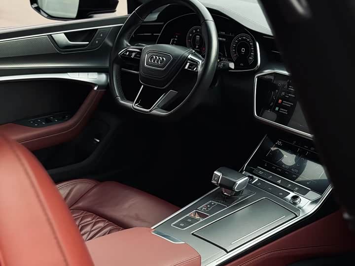 Фото 12 - Audi A7L