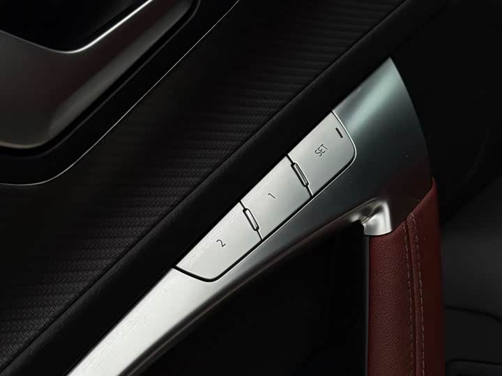 Фото 13 - Audi A7L