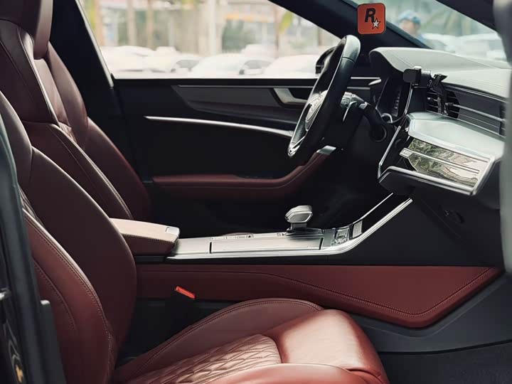 Фото 5 - Audi A7L