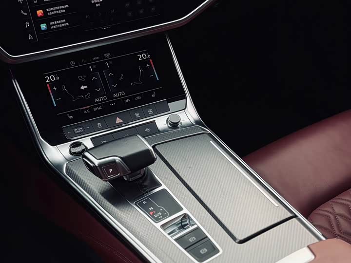 Фото 6 - Audi A7L