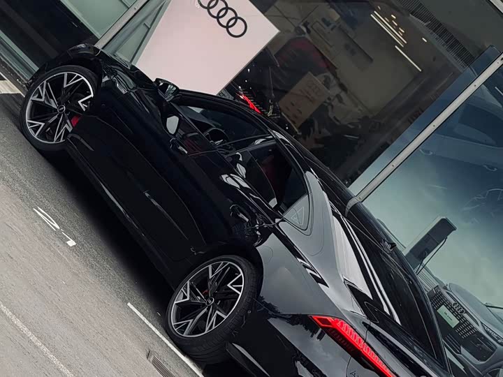 Фото 7 - Audi A7L