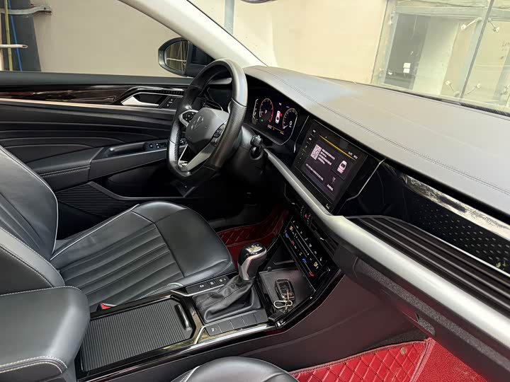 Фото 10 - Volkswagen Passat