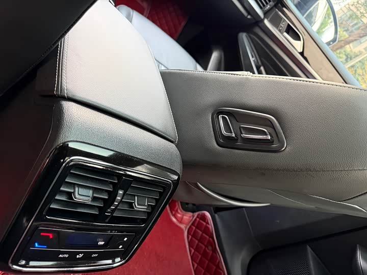 Фото 12 - Volkswagen Passat