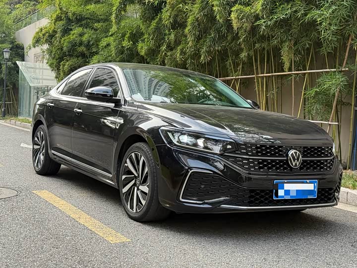 Фото 3 - Volkswagen Passat