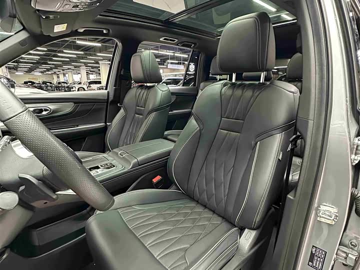 Фото 23 - GAC Trumpchi GS8