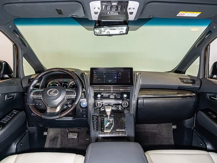 Фото 11 - Lexus LM