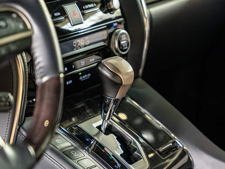 Фото 15 - Lexus LM