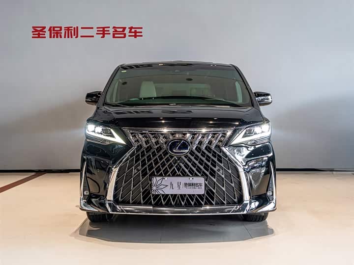 Фото 2 - Lexus LM