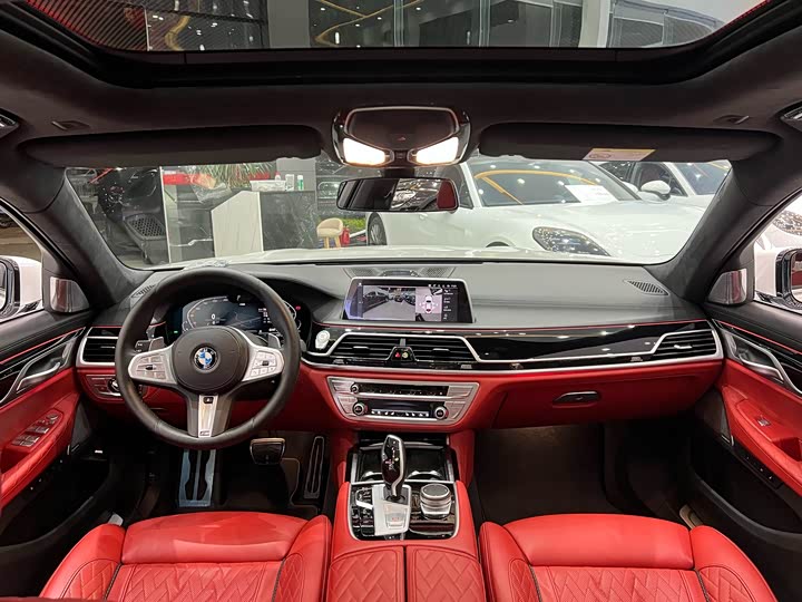 Фото 11 - BMW 7 Series