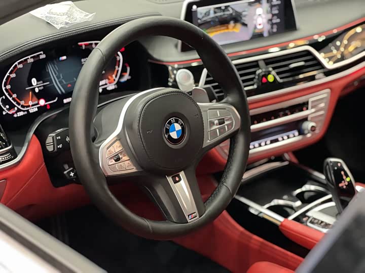 Фото 15 - BMW 7 Series