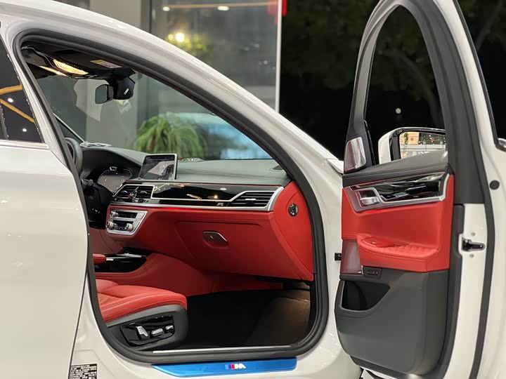 Фото 7 - BMW 7 Series