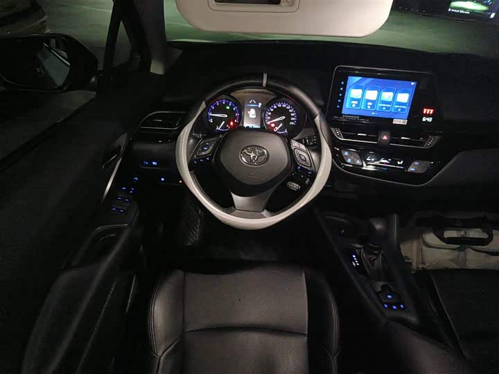 Фото 7 - Toyota Izoa