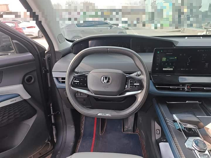 Фото 11 - Changan UNI-K Hybrid