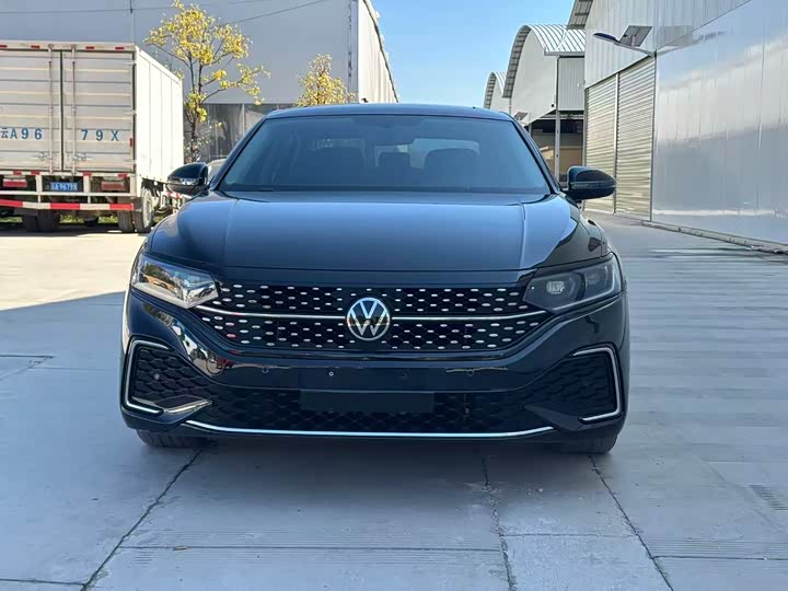 Фото 2 - Volkswagen Passat