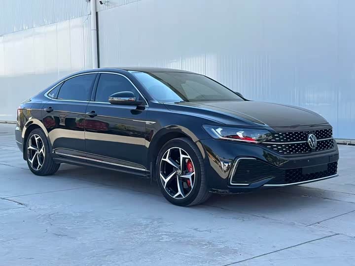 Фото 3 - Volkswagen Passat