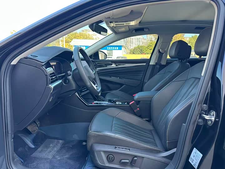 Фото 4 - Volkswagen Passat