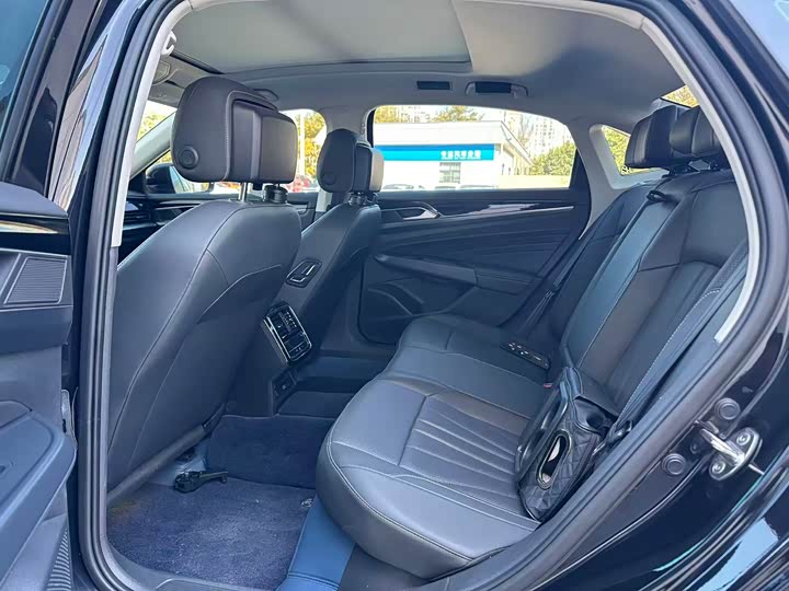 Фото 5 - Volkswagen Passat