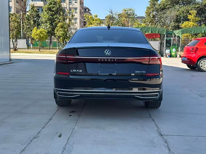 Фото 8 - Volkswagen Passat