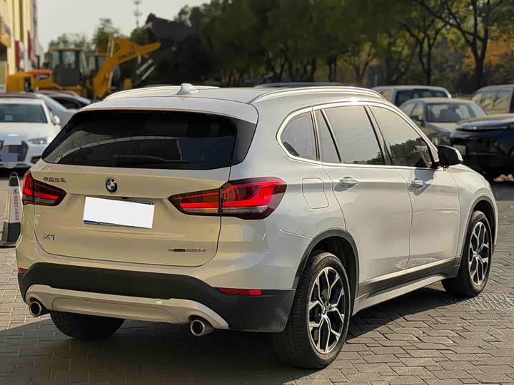Фото 4 - BMW X1