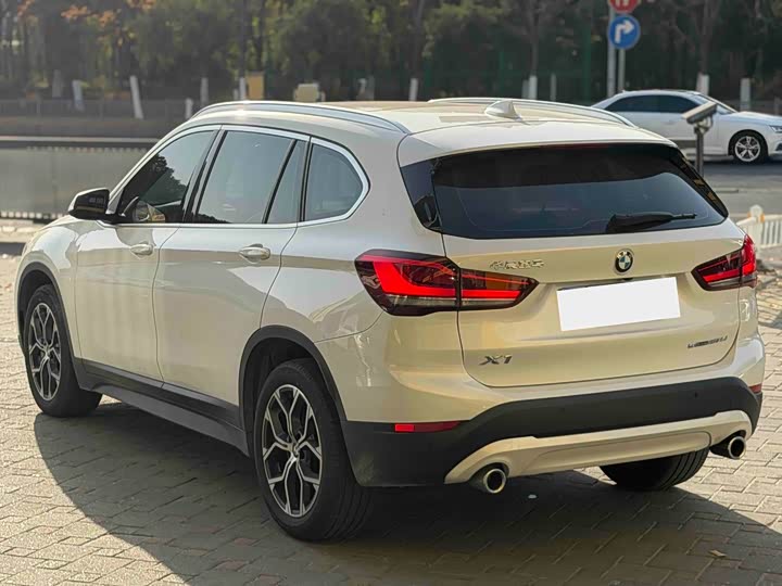 Фото 6 - BMW X1