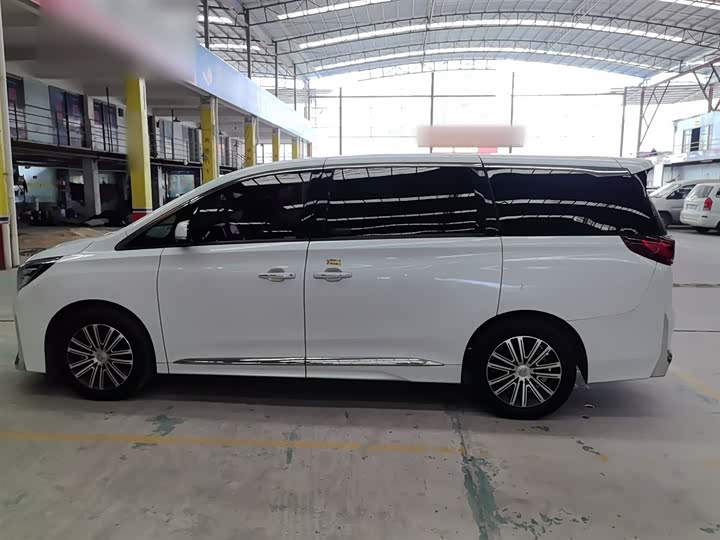 Фото 5 - GAC Trumpchi M8