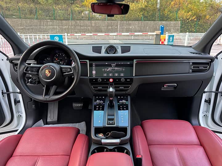 Фото 10 - Porsche Macan