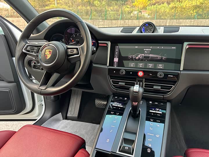 Фото 13 - Porsche Macan