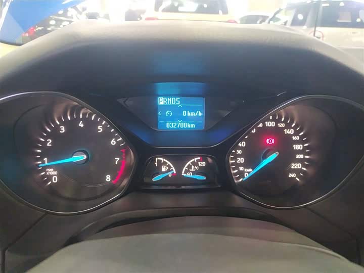 Фото 12 - Ford Focus