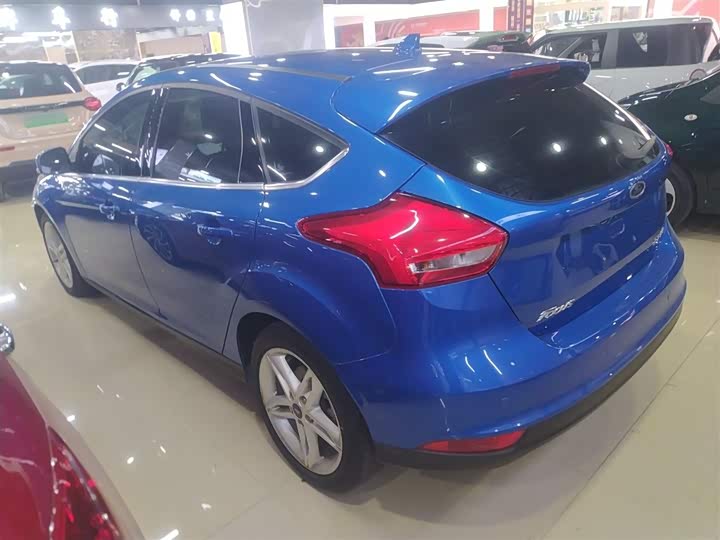 Фото 5 - Ford Focus