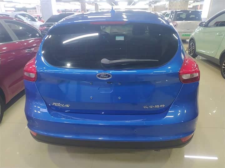 Фото 6 - Ford Focus