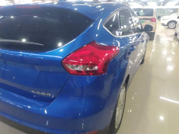 Фото 8 - Ford Focus