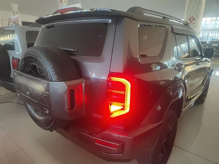 Фото 7 - Tank 400 Hybrid