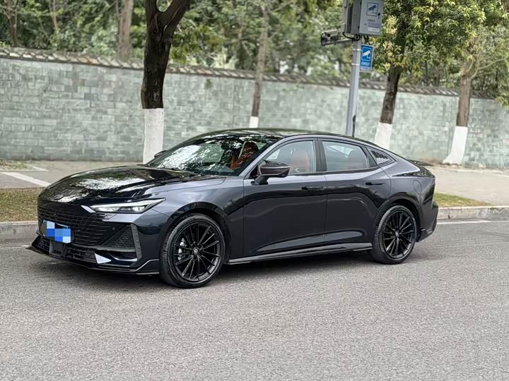 Фото 1 - Changan UNI-V