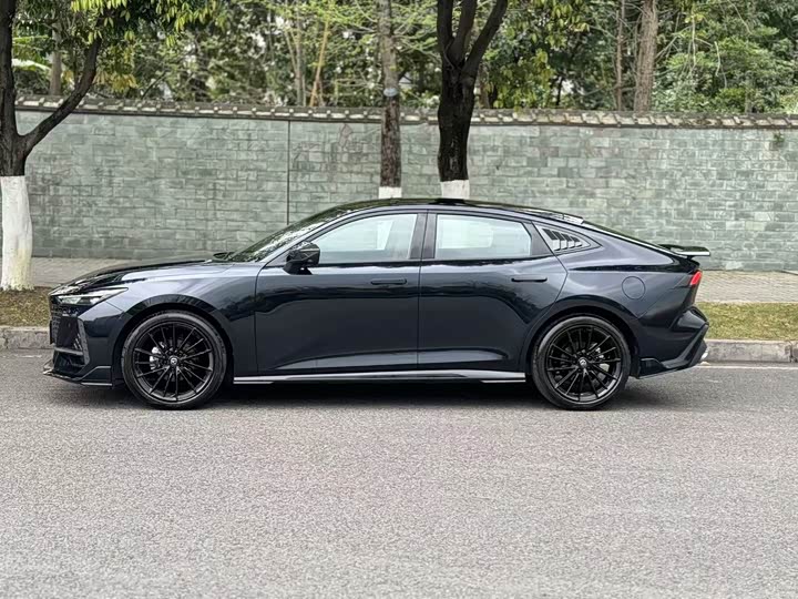 Фото 2 - Changan UNI-V