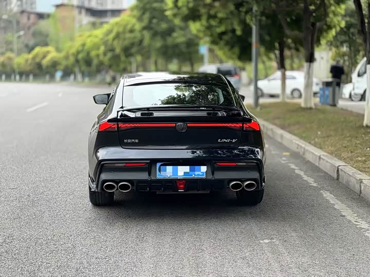 Фото 4 - Changan UNI-V