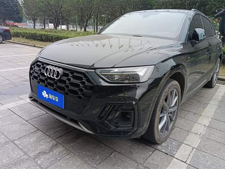 Фото 1 - Audi Q5L